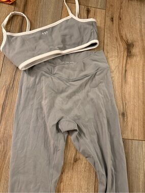 437 Grey Set